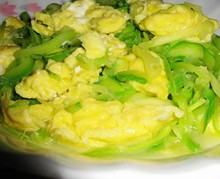 西葫芦炒鸡蛋的做法